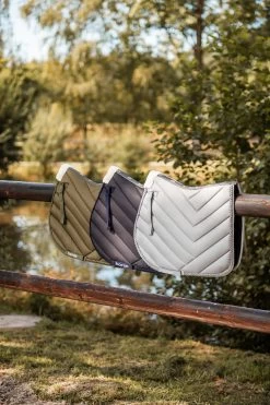 Horze Victoria Vielseitigkeitsschabracke 21 Horze Victoria Vielseitigkeitsschabracke -Reitsportbedarf 17420 ikb 04