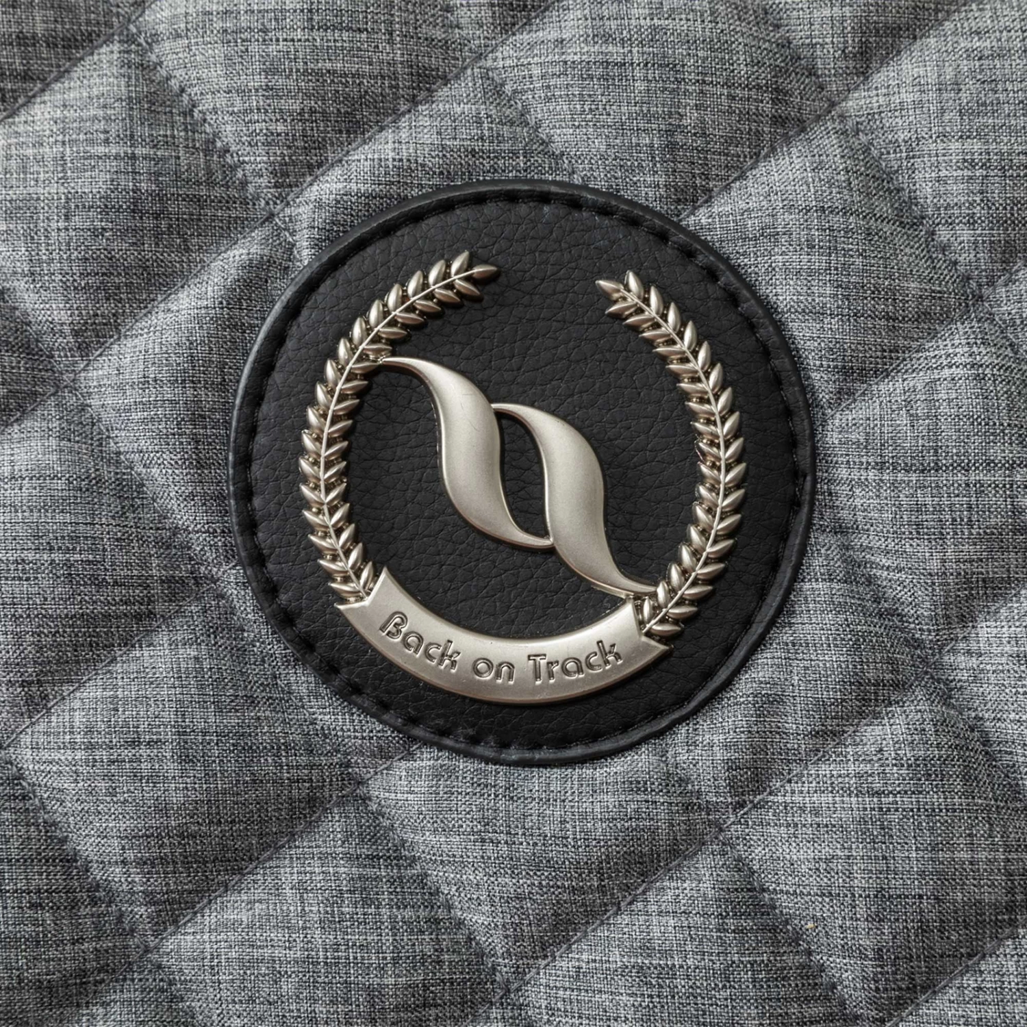 Back On Track Haze Kollektion Gesteppte Stalldecke, 200g (125-135cm) 14 Back On Track Haze Kollektion Gesteppte Stalldecke, 200g (125-135cm) – Bild 12