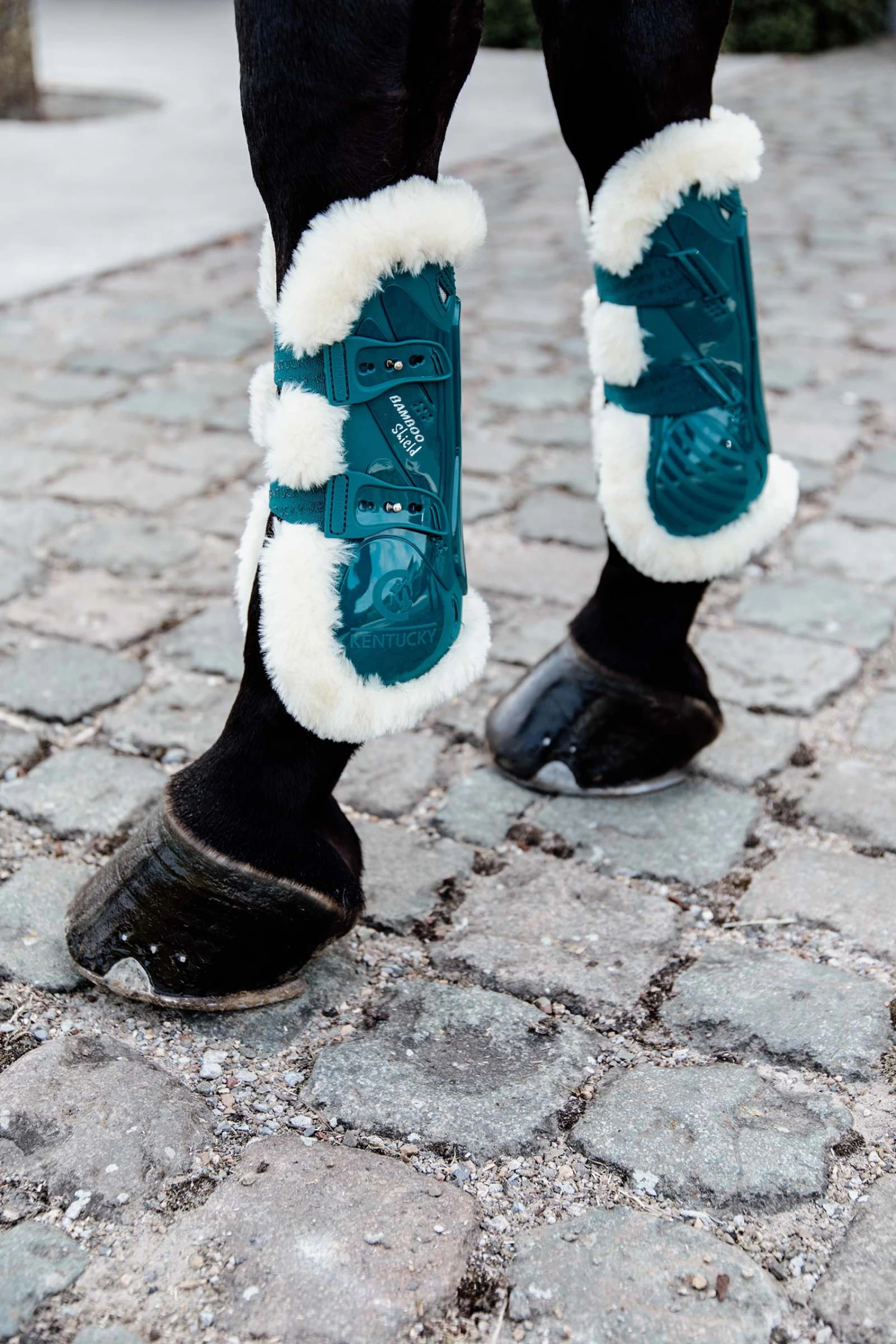 Kentucky Horsewear Bamboo Elastik Gamaschen Mit Veganem Lammfell 16 Kentucky Horsewear Bamboo Elastik Gamaschen Mit Veganem Lammfell – Bild 14
